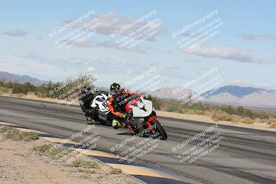 media/Nov-16-2025-Race Pace (Sun) [[8c5fa54630]]/Non Verified Riders (1st 20 Minutes)/3-Turn 3 Inside (11am)/